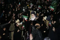 امشب؛ آسمان سمنان غرق در نوای 