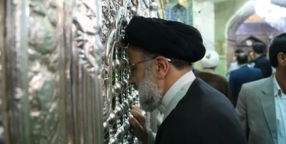 رئیسی حرم مطهر احمد بن موسی شاهچراغ را زیارت کرد