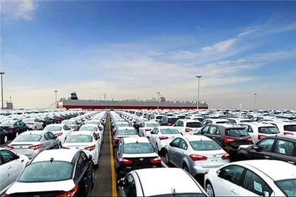 میرمعینی: ۲ هزار و ۲۰۰ خودرو رسوبی در گمرکات وجود دارد/ رشد ۸۰ درصدی فروش سازمان تملیکی