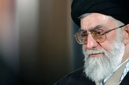 آمریکا&zwnj;یی&zwnj;ها &laquo;امام&zwnj;المتعصّبین&raquo; هستند و به ارزش&zwnj;هاى آمریکایی تکیه و اصرار دارند/تعصّب، پایبندى بى&zwnj;منطق است