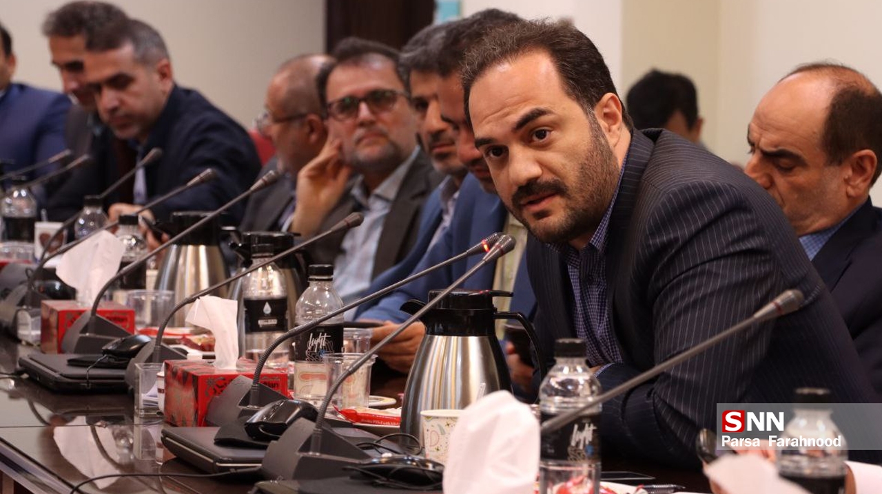 اساتید دانشگاه‌ها همواره دغدغه حل مسائل کشور و ملت را سرلوحه کار خود قرار داده اند.