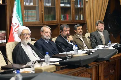 لابی&zwnj;گری&zwnj;هایی برای تصویب لایحه پولشویی از سوی برخی اعضای مجمع گزارش شده/ دانشجویان بی&zwnj;تفاوت نمی&zwnj;نشینند