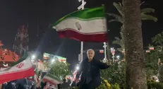 پیرمردهایی که روی صندلی نماز می‌خوانند و در میدان می‌تازند+فیلم