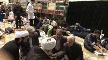 وزیر علوم در مراسم اعتکاف مسجد دانشگاه تهران شرکت کرد