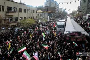 مراسم تشییع شهدای ناوگان دنا در میدان انقلاب تهران