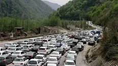 ترافیک سنگین در محور‌های شمالی البرز / ممنوعیت تردد در مسیر شمال به جنوب چالوس و آزادراه تهران–شمال