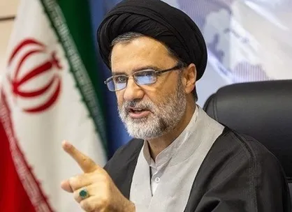 نبویان: فقط برخی کشتی&zwnj;های تجاری به شرط پرداخت عوارض اجازه عبور از تنگه هرمز را دارند