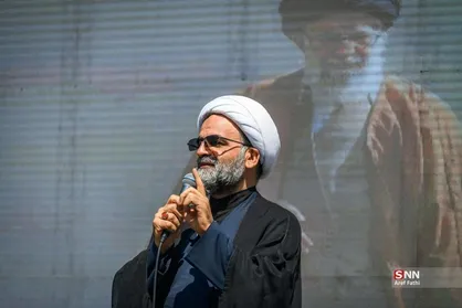 این روایت ۴بامداد میدان انقلاب است / مردمی که با گذشت ۴۳ روز همچنان در سوگ رهبر شهیدشان هستند + فیلم