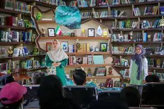 استقبال پرشور کودکان از «هدهد سفید» در شهرستان‌ها