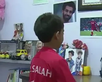 فیلم/ درخواست پسر بچه شیرازی از محمد صلاح بازیکن مصری باشگاه لیورپول