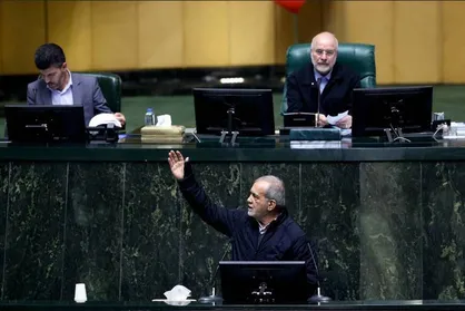 پزشکیان: با منابعی که آزاد خواهد شد، می&zwnj;توان به خانواده&zwnj;ها ماهیانه چند میلیون تومان یارانه داد + فیلم