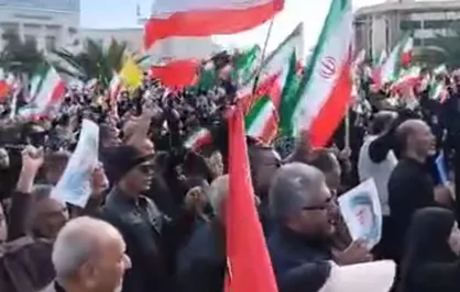 اجتماع مردم شیراز در میثاق با امام شهید امت و بیعت با رهبر منتخب خبرگان ملت، حضرت آیت&zwnj;الله سید مجتبی حسینی خامنه&zwnj;ای