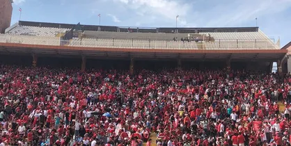 هواداران پرسپولیس پشت درب ورزشگاه