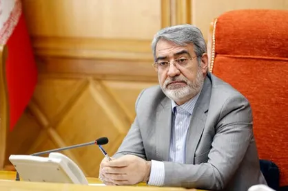 برخی استیضاح کنندگان وزیر کشور، امضا&zwnj;های خود را پس گرفتند