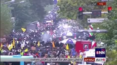 اجرای گروه سرود نوجوانان در حاشیه راهپیمایی ۱۳ آبان در تهران
