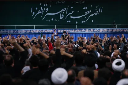 فیلم/ در پناه پرچم انقلاب