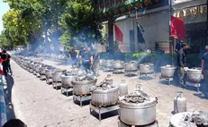 پخت و توزیع ۷۲ دیگ غذای نذری در بجنورد