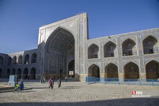 مسافران نوروزی در میدان امام اصفهان