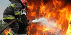 آتش سوزی انبار ۴ هزار متری ضایعات پلاستیکی