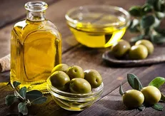 قیمت زیتون در ایران ۳ برابر ترکیه است