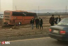 اتوبوس حامل دانشجویان دانشگاه فنی و مهندسی بویین زهرا از جاده خارج شد