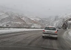 بارش برف و باران در محورهای منتهی به شمال کشور