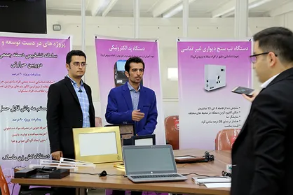 نمایشگاه دستاورد&zwnj;های مرکز رشد دانشگاه تبریز در مقابله با شیوع ویروس کرونا افتتاح شد