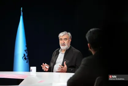 عزیزی: حالا از بازگشت وضعیت تنگه هرمز به قبل لذت ببرید