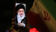 ما مخالف وضعیت فعلی هستیم، اما پشت رهبر را خالی نمی‌کنیم