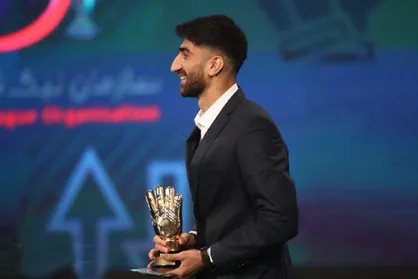 خوشحالم بالاخره دستکش طلا دادند/ حق پرسپولیس است سود ببرد