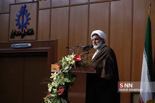 مراسم تقدیر از دانشجویان ممتاز دانشگاه علم و صنعت