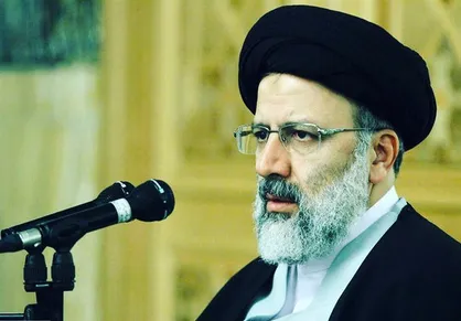 دیدار رئیسی با خانواده یکی از شهدای سانحه هواپیمای اوکراینی