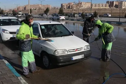 شست&zwnj;وشوی رایگان خودرو&zwnj;های شهروندان پس از آلودگی ناشی از آتش&zwnj;سوزی