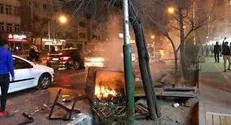 اغتشاشات، مطالبات مردمی را بی‌اثر گذاشت/ بیش از ۱۵ بانک در خرم آباد تخریب شد