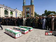 اقامه نماز بر پیکر مطهر شهدای هشتم مردادماه استان زنجان + فیلم