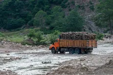 دستگیری قاچاقچی سابقه‌دار چوب در نور مازندران