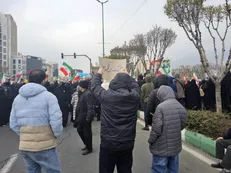 طنین لبیک یا خامنه‌ای در نگین البرز / تجدید بیعت حماسی مردم کرج با رهبر معظم انقلاب، حضرت آیت‌الله سید مجتبی حسینی خامنه‌ای+عکس