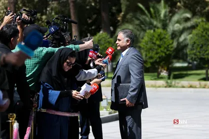 پاک&zwnj;نژاد: اینکه می&zwnj;گویند پول نفت ما را نمی&zwnj;دهند درست نیست/ ضمانت نامه&zwnj;های معتبر دریافت می&zwnj;شود + فیلم
