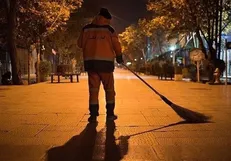 تجهیز لباس پاکبان‌های شهر تهران به چراغ چشمک زن