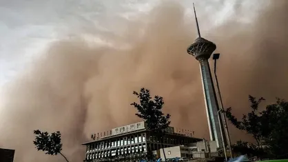 طوفان شدید تا یک ساعت دیگر به تهران می&zwnj;رسد