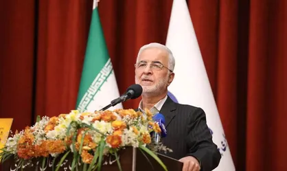 مومنی: گمرکات کرمانشاه می&zwnj;تواند استان را متحول کند/ ۱۶۹ واحد تولیدی راکد در کشور وجود دارد+فیلم