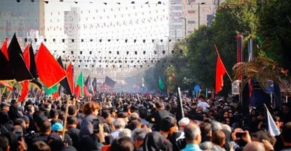 راهپیمایی جاماندگان اربعین در مسیر خیابان امام رضا (ع) مشهد برگزار می&zwnj;شود