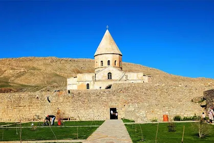 &zwj; چالدران ظرفیت&zwnj;های بی نظیر تجاری و گردشگری دارد