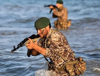از عملیات آبی خاکی قایق&zwnj;های سپاه در خلیج فارس تا عملیات هلی&zwnj;برن بالگرد&zwnj;های سپاه در رزمایش پیامبر اعظم ۱۲