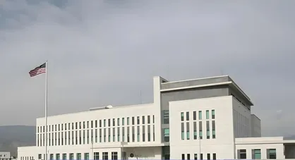 بیش از ۱۰۰ سفارت آمریکا سفیر ندارند