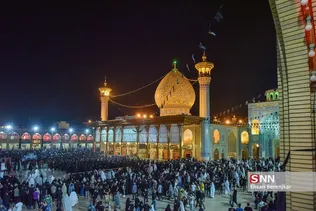 مراسم شام غریبان و لاله‌گردانی شهادت حضرت اباعبدالله الحسین(ع) و شهدای کربلا، شامگاه ۱۷ مرداد ماه ۱۴۰۱ با حضور آیت الله ابراهیم کلانتری تولیت آستان مقدس حضرت شاهچراغ(ع)، خادمین، زائرین و مجاورین بارگاه ملکوتی حرم مطهر حضرت شاهچراغ(ع) شیراز برگزار شد.