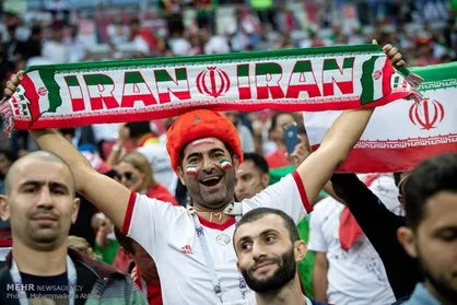 خوشحالی کُره&zwnj;ای&zwnj;ها از تعداد تماشاگران بازی با ایران + عکس