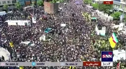 تصاویر خیره کننده از حضور مردم در میدان انقلاب تهران