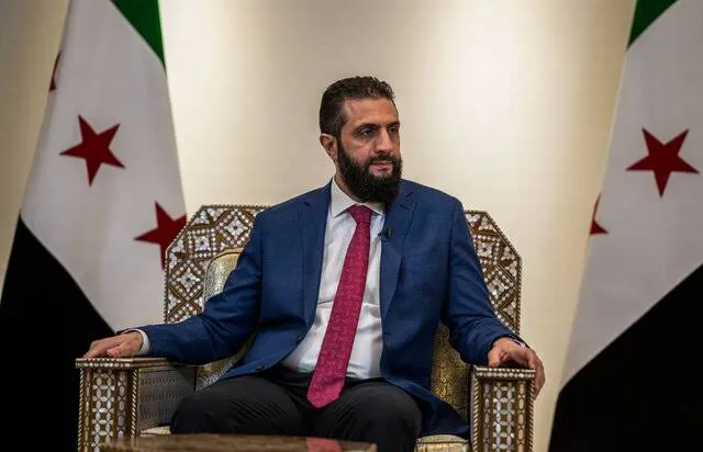 خوش و بش جولانی و نخست وزیر عراق در حاشیه نشست مجمع عمومی سازمان ملل متحد در نیویورک! + فیلم