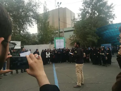 وقتی چپ و راست منتقد روحانی می&zwnj;شوند!/ از رسوایی حامیان فتنه تا بیانیه داغ بسیج
